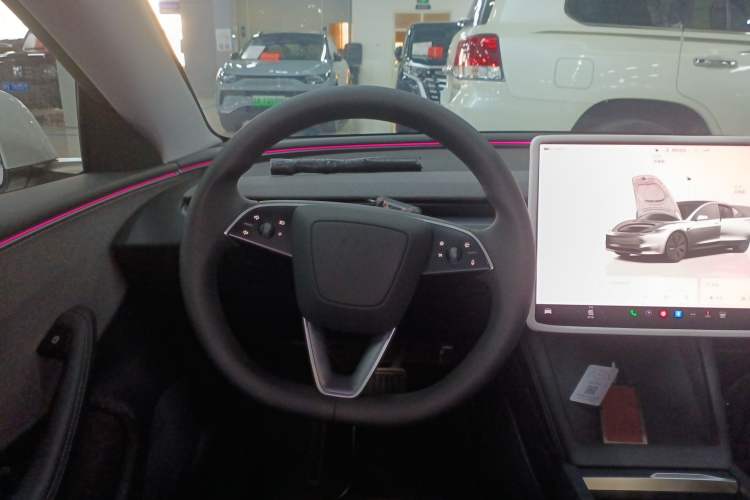 Used Tesla Model 3 2025 Rear-Wheel-Drive Version
