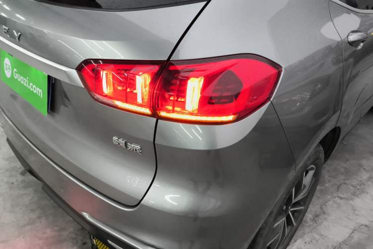 Used Wey VV5 2021 1.5T Two-Wheel Drive Smart Pioneer
