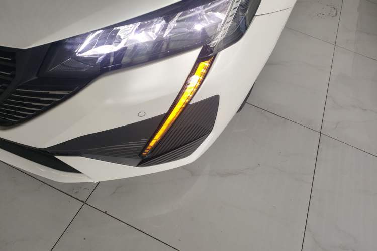 Used Peugeot 408 2022 1.6T Light-Chasing Edition
