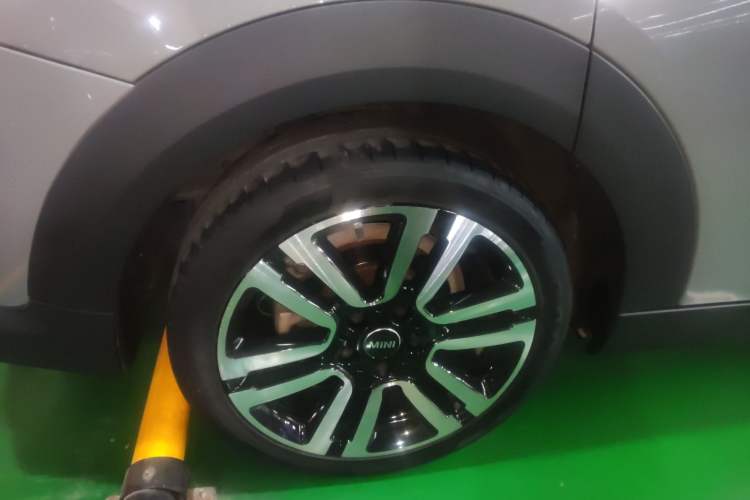 Used MINI MINI 2022 Updated 1.5T COOPER Artist Five-Door Edition