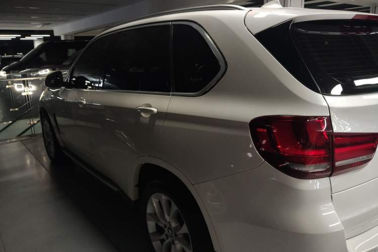 Used BMW X5 2018 xDrive28i
