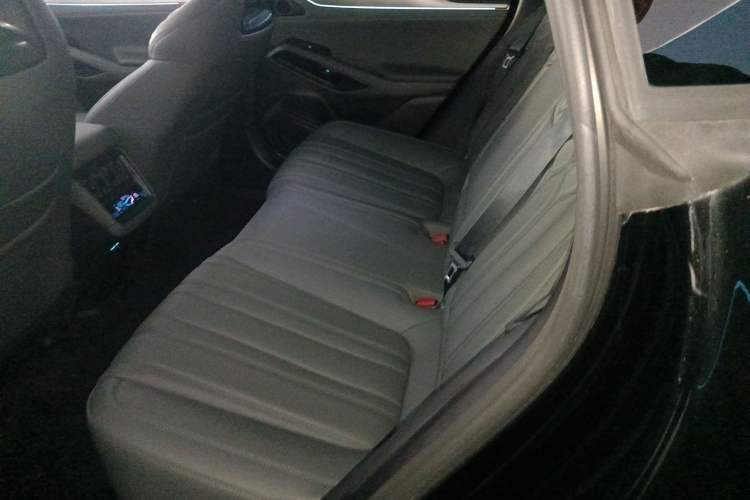 Used BYD Song L EV 2025 662 km Advanced Intelligent Driving Version
