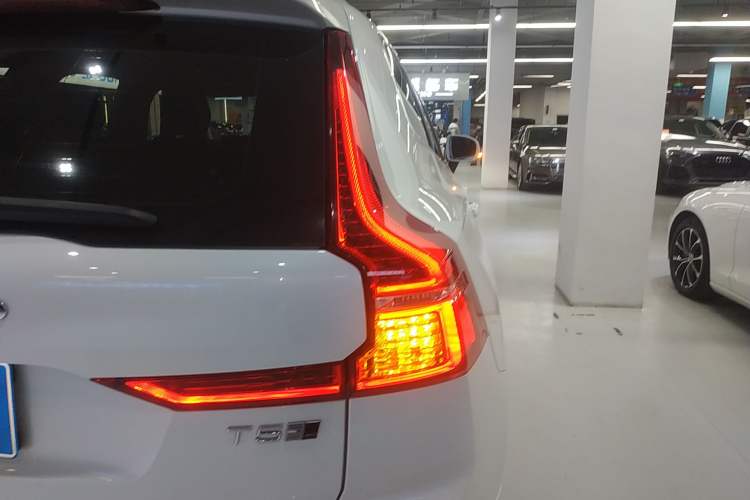 Used Volvo XC60 2019 T5 4x4 Zhiyuan Edition China VI Standard