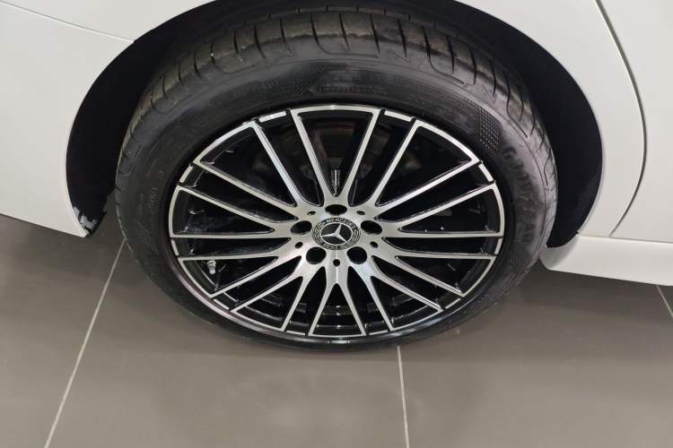 Used Mercedes-Benz C-Class 2023 Second Facelift C 260 L Sport Edition
