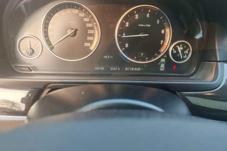 Used BMW 5 Series 2014 525Li Luxury Design Package
