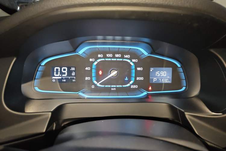 Used Roewe 360 2015 1.5L Automatic Luxury Edition
