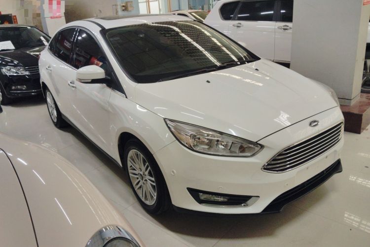 Used Ford Focus 2015 Sedan EcoBoost 180 Automatic Flagship Model
