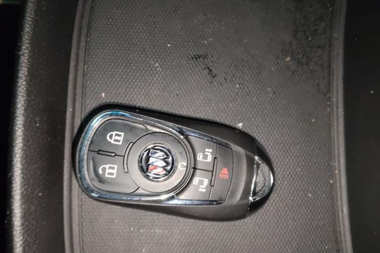 Used Buick GL8 2022 ES Landtrek 653T Luxury Edition
