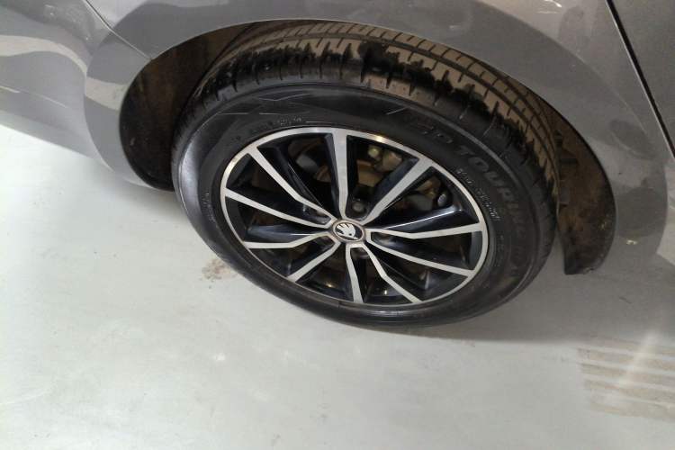 Used Skoda Octavia 2017 1.6L Manual Smart Drive Edition