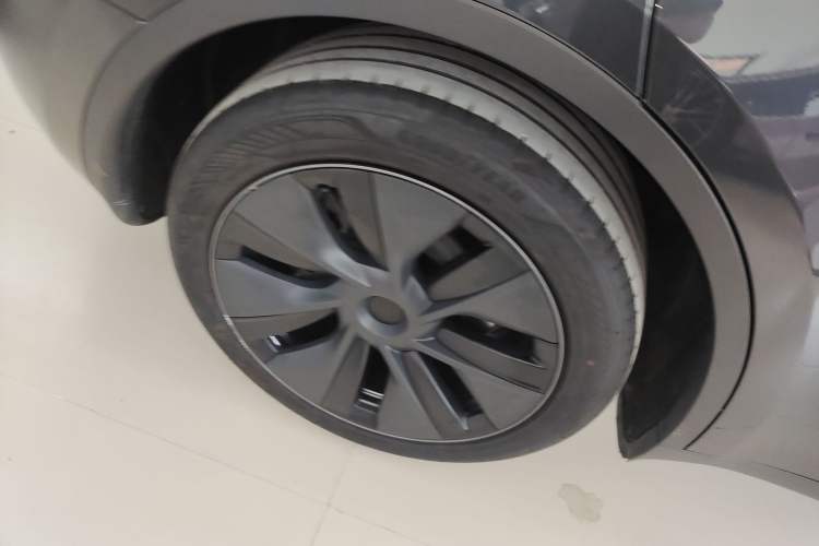 Used Tesla Model Y 2024 Rear-Wheel-Drive Version
