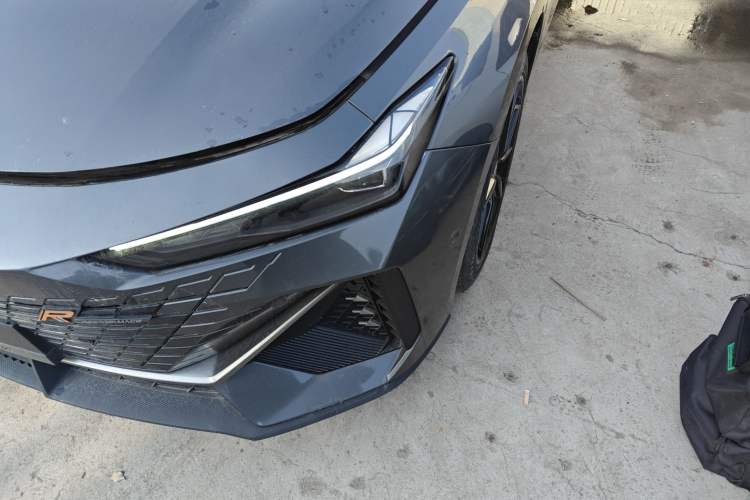 Used Changan UNI-V 2022 1.5T Smart Navigation Version
