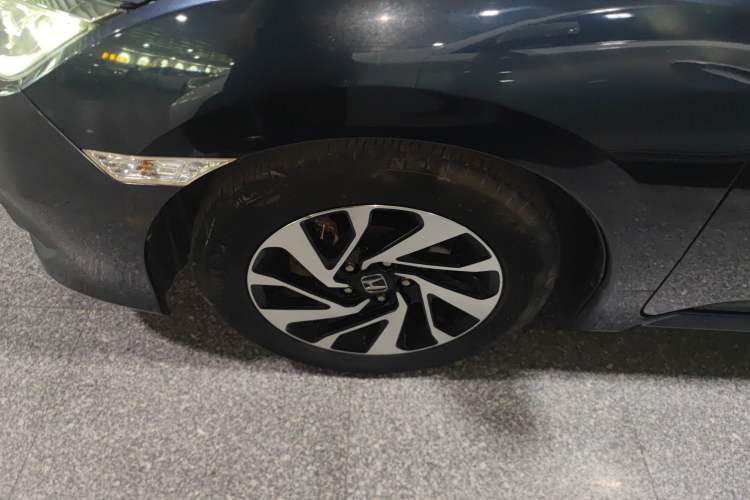 Used Honda Civic 2016 220TURBO CVT Luxury Edition
