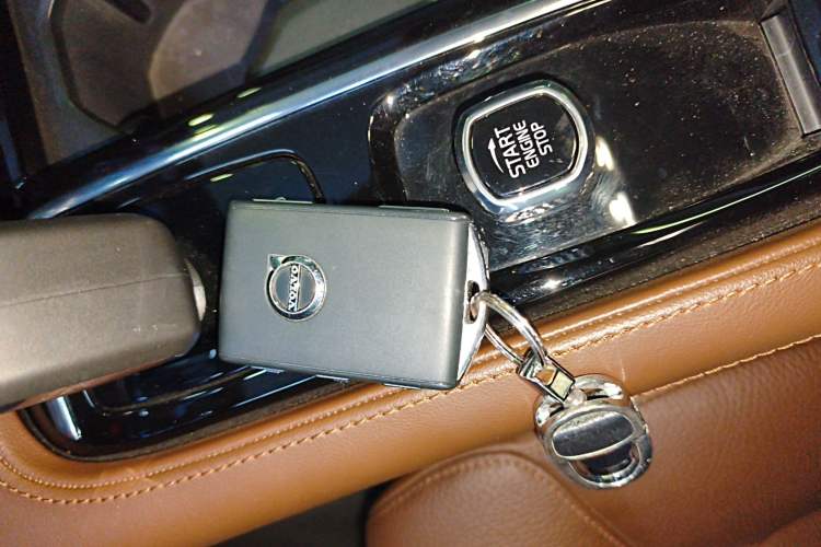 Used Volvo S90 New Energy 2024 Plug-in Hybrid Four-Wheel Drive Long-Range Zhiyi Luxury Edition