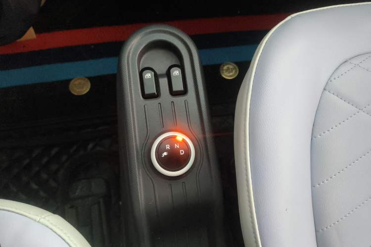 Used Wuling Hongguang MINIEV 2022 Macaron Colorful Edition Lithium-Ion Battery
