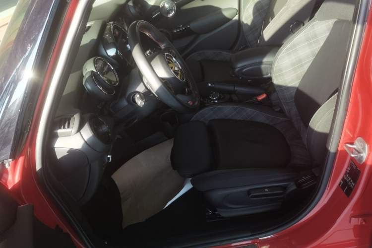 Used  MINI 2016 2.0T COOPER S Performance Edition Five-Door Version