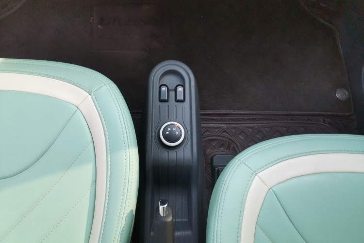 Used Wuling Hongguang MINIEV 2022 Macaron Premium Model – Lithium Iron Phosphate