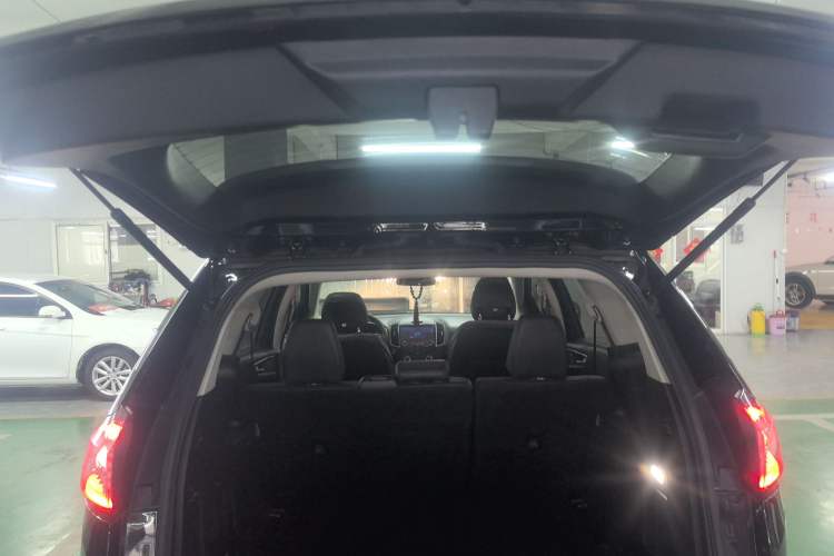 Used Ford Edge 2018 Facelifted EcoBoost 245 Two-Wheel-Drive Platinum Edition 5 Seats China V Emission Standard
