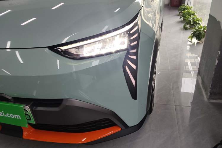 Used AION Y 2022 70 Tech Edition Lithium Iron Phosphate
