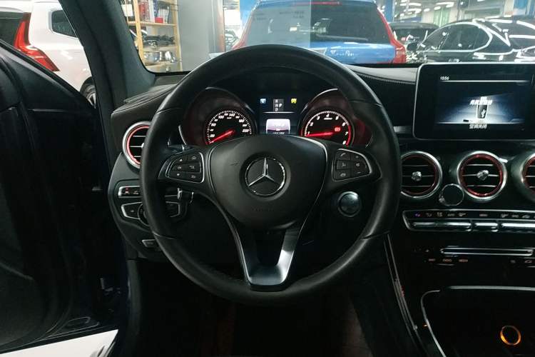 Used Mercedes-Benz GLC 2016 GLC 260 4MATIC Luxury Model
