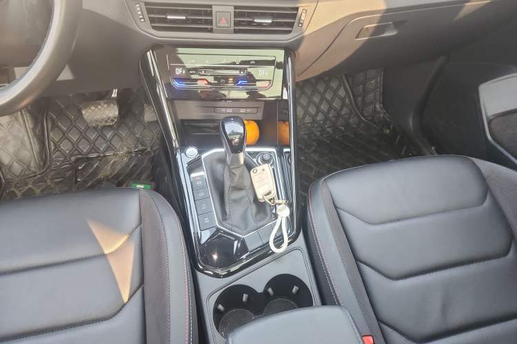 Used Volkswagen Tayron 2021 330TSI Two-Wheel-Drive 3rd Anniversary Limited Edition
