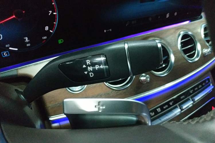 Used Mercedes-Benz E-Class 2023 Facelift E 260 L
