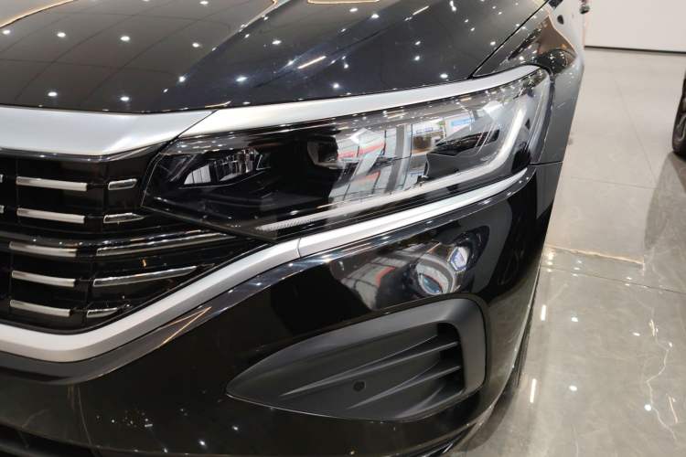 Used Volkswagen Passat 2025 Premium Version 380TSI Dragon Edition
