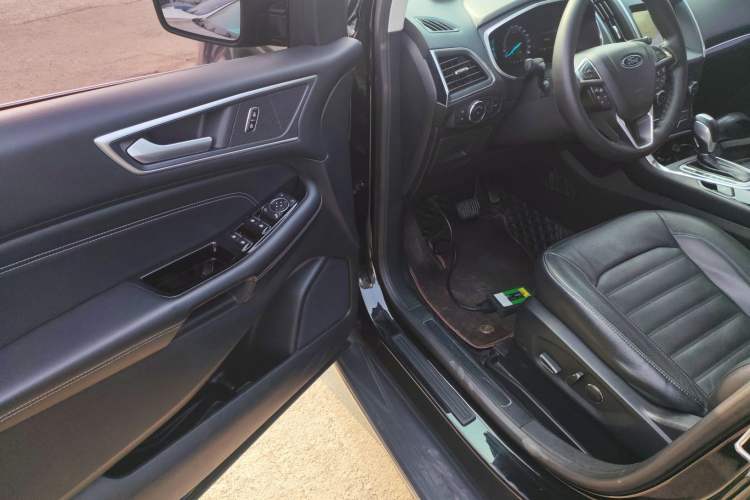 Used Ford Edge 2018 EcoBoost 245 Two-Wheel-Drive Titanium 7-Seater China V Standard
