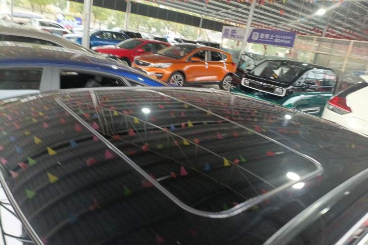 Used Toyota Camry 2016 Dual-Engine 2.5 HG 10th Anniversary Deluxe Navigation Edition
