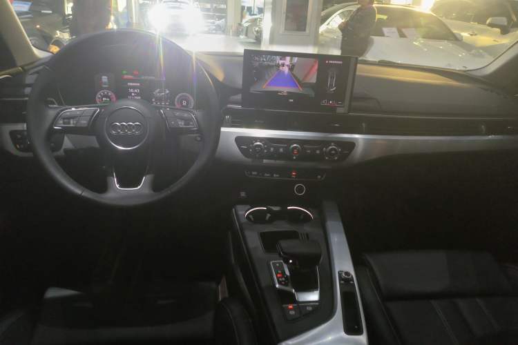 Used Audi A4L 2024 40 TFSI Fashion Dynamic Model