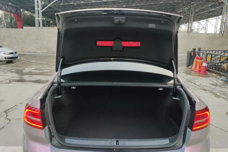 Used Volkswagen Magotan 2017 330TSI DSG Luxury Model
