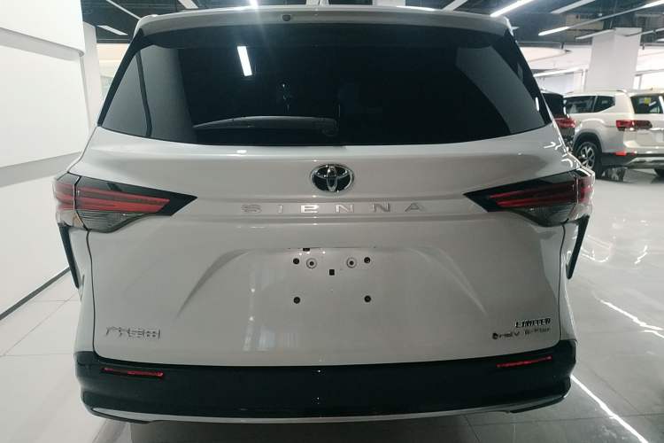Used Toyota Sienna 2024 2.5L Hybrid Four-Wheel Drive Prestige Edition