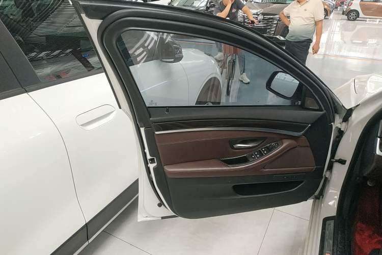 Used BMW 5 Series 2014 525Li Luxury Design Package
