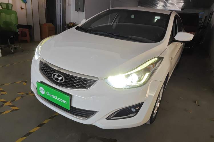 Used Hyundai Elantra (5th Generation / Langdong) 2016 1.6L Automatic Smart Version
