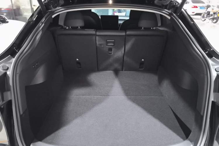 Used Tesla Model Y 2022 Rear-Wheel-Drive Version
