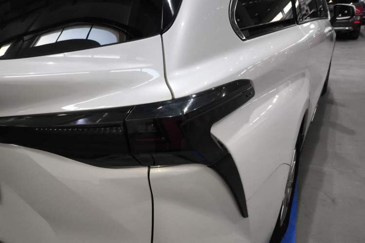 Used Toyota Sienna 2021 2.5L Hybrid Premium Edition
