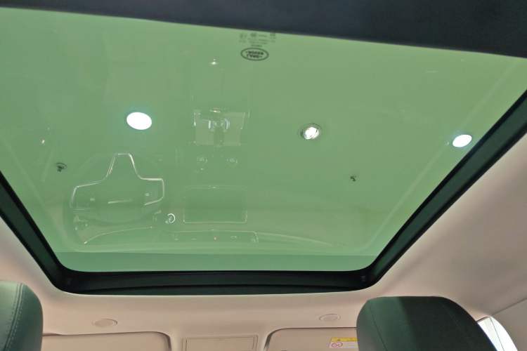 Used Land Rover Range Rover Evoque 2021 Range Rover Velar 249 PS R-Dynamic S Performance Edition
