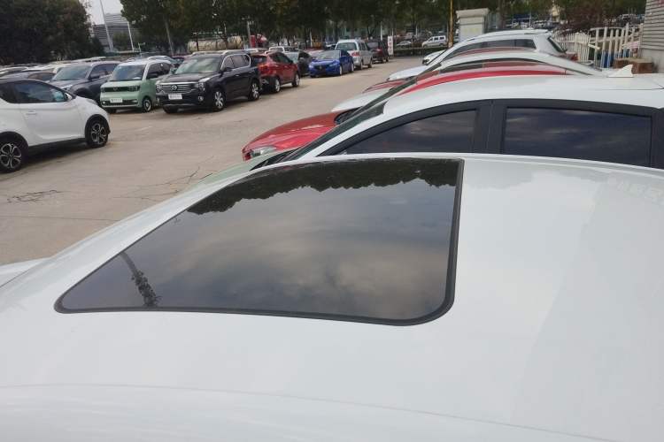 Used MG 5 2021 180 DVVT CVT Youth Luxury Edition
