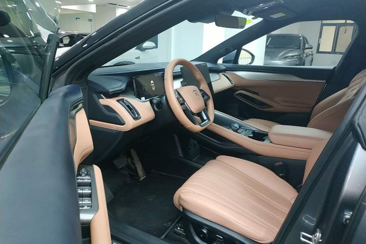 Used BYD Song L EV 2025 Intelligent Driving Version 662 km LiDAR Excellence Edition
