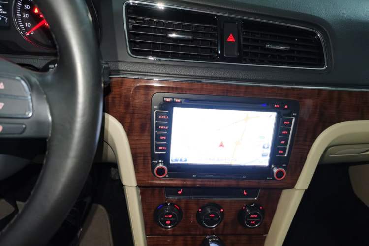 Used Volkswagen Lavida 2013 1.4TSI DSG Luxury Edition
