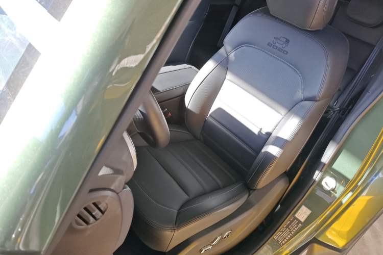 Used  BJ40 2020 2.0T Automatic Four-Wheel Drive Tribute Edition 2020 Xieke Version
