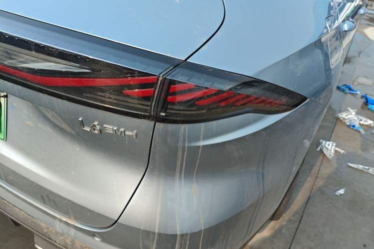 Used  L6 2025 EM-i 140km Starship Edition
