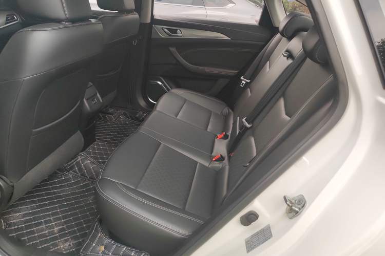 Used Changan Eado 2018 High-Energy Edition 1.6L GDI Manual Pioneer Model China V Standard
