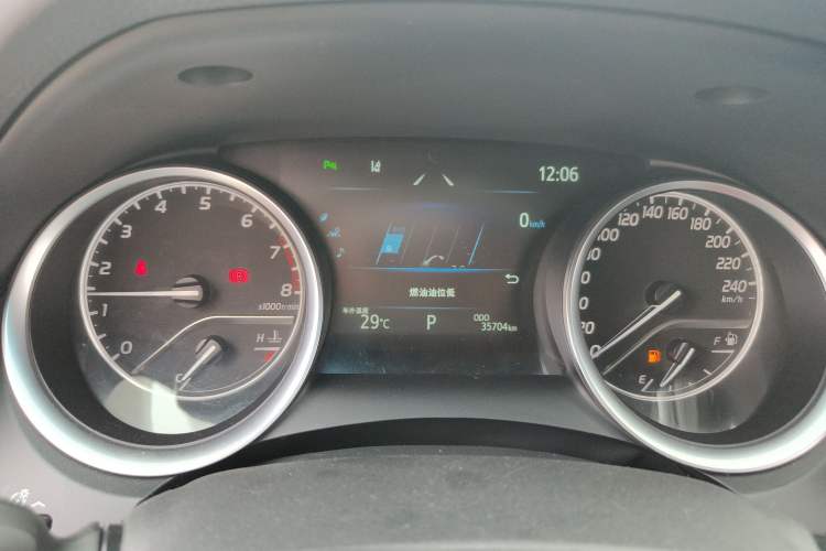 Used Toyota Camry 2021 2.0G Luxury Edition
