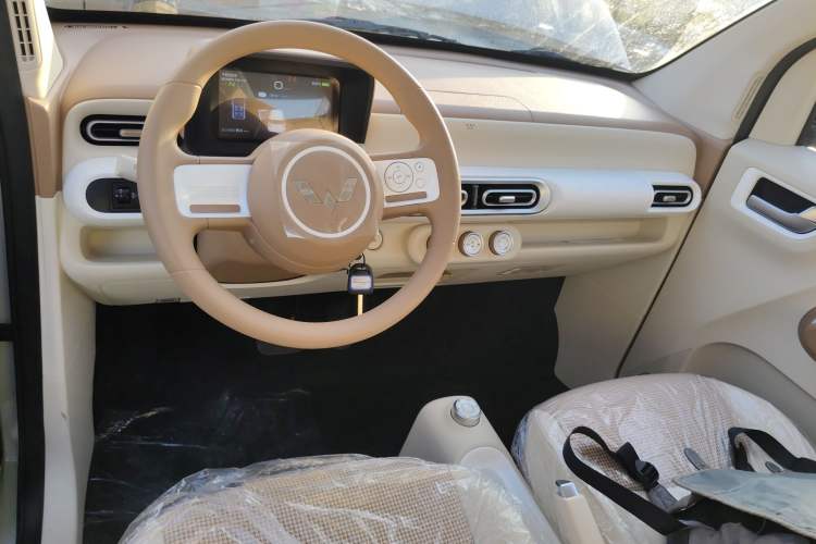 Used Wuling Hongguang MINIEV 2024 3rd Generation 215km Youth Edition
