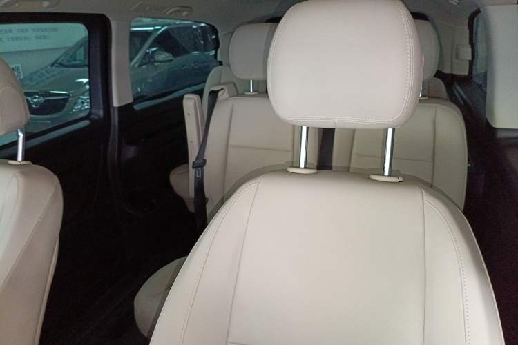 Used Mercedes-Benz Vito 2023 2.0T Elite Version 7 Seats