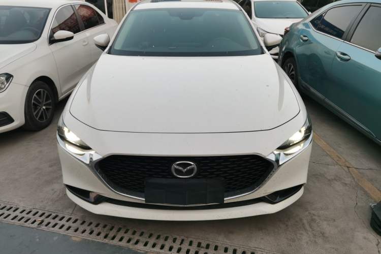 Used Mazda Mazda 3 Axela 2020 2.0L Automatic Luxury Version
