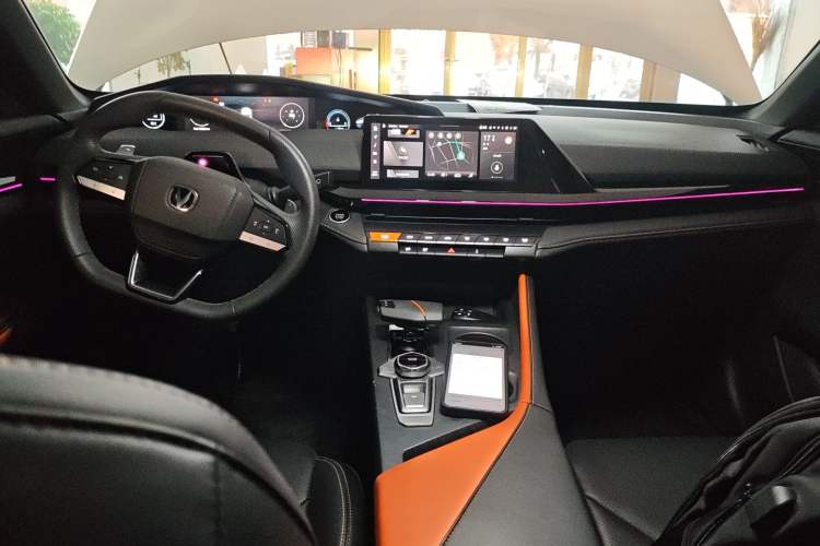 Used Changan UNI-V 2023 1.5T Prestige Model