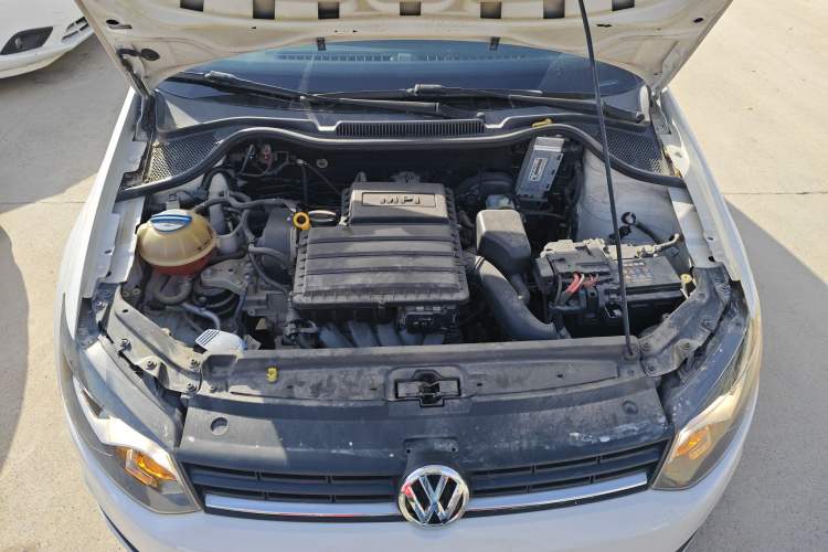 Used Volkswagen Polo 2014 1.4L Manual Fashion Edition
