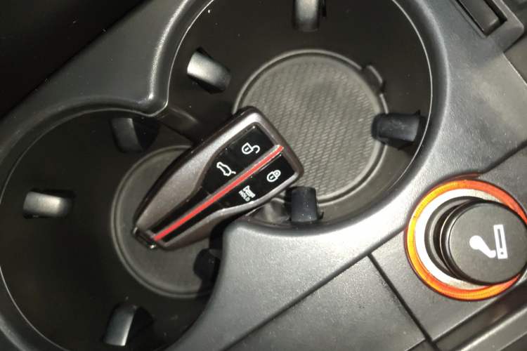 Used Hongqi HS5 2022 Facelifted Version 2.0T Smart Connect Flagship All-Wheel-Drive Edition
