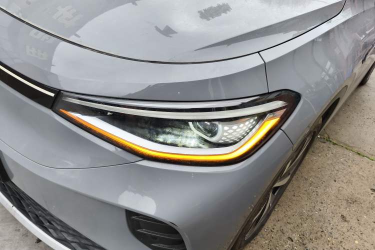 Used Volkswagen ID.4 CROZZ 2021 Long-Range PRO Two-Wheel Drive Version
